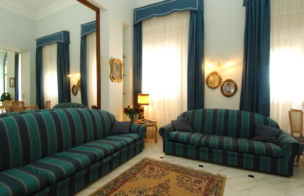 Grande Albergo Quattro Stagioni Риети Экстерьер фото