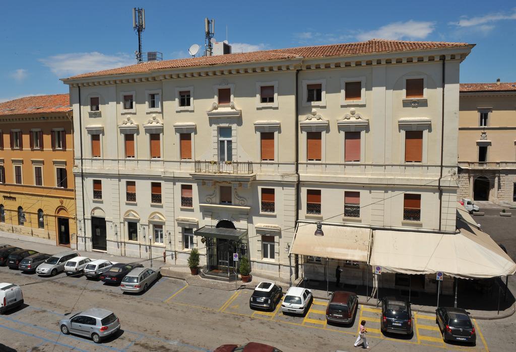 Grande Albergo Quattro Stagioni Риети Экстерьер фото