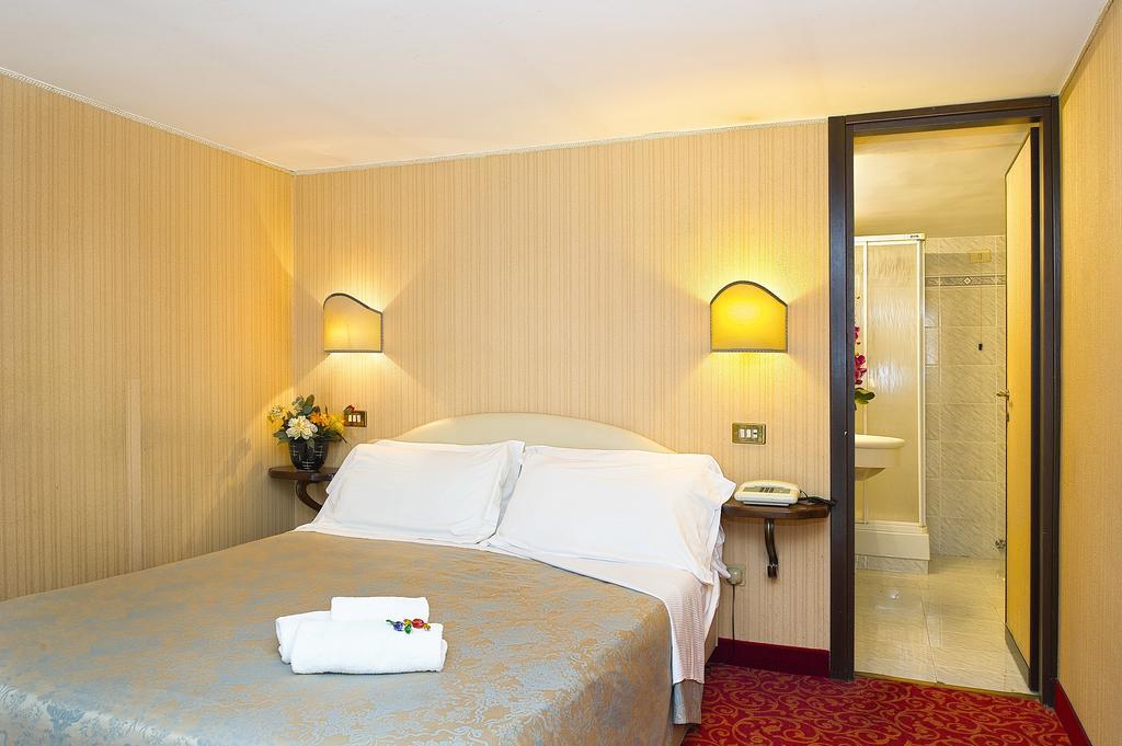 Grande Albergo Quattro Stagioni Риети Номер фото